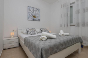 Гостиница Apartments Ankica  Цриквеница
